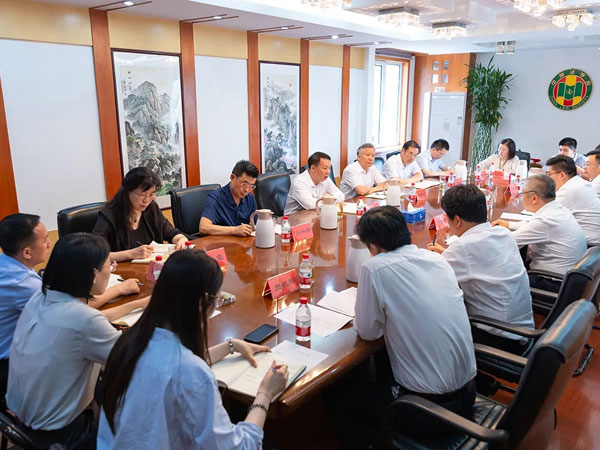 王洪祥与山东大学任友群一行座谈 王振江参加