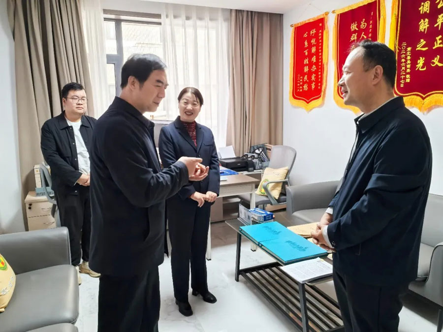 省法学会调研指导敦煌市法学会基层服务站点建设工作